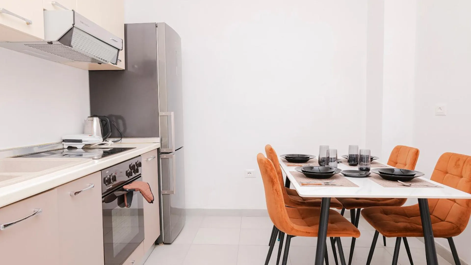 Via Albania - New Bazaar Apartment Τίρανα