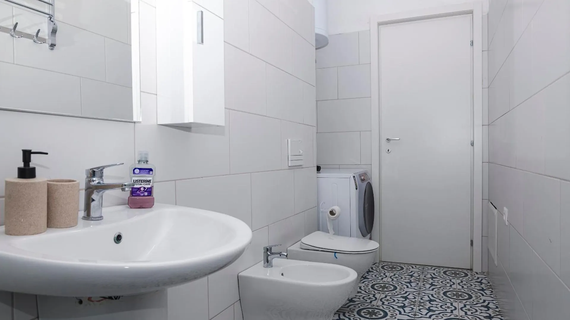 Via Albania - New Bazaar Apartment Τίρανα